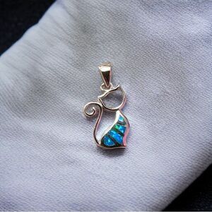 Sterling Silver Blue Fire Opal Cat Pendant Marked 925 NWOT